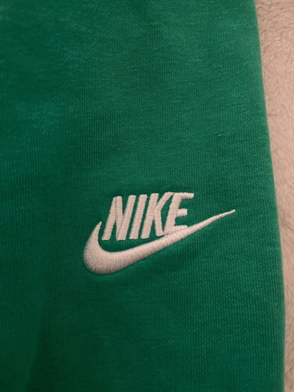 Nike Green Hoodie and Sweatpants Set with JUST DO IT. Graphic